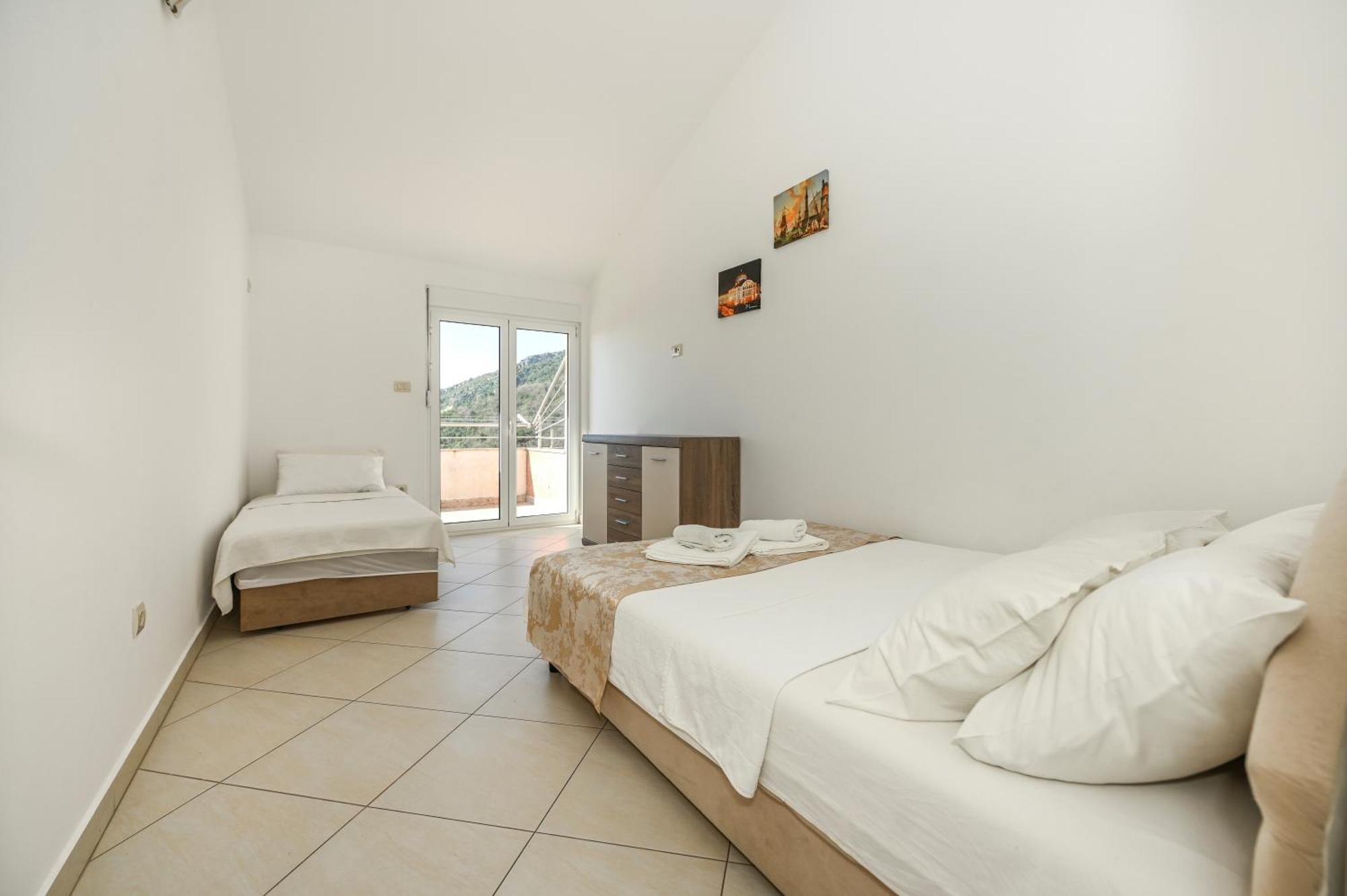 Villa Lux Rajovic Budva Bagian luar foto