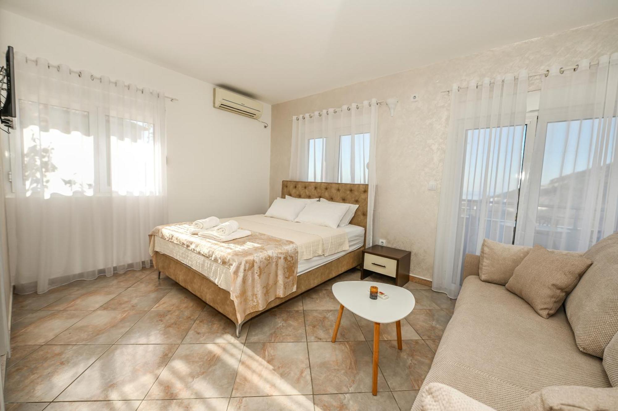 Villa Lux Rajovic Budva Bagian luar foto