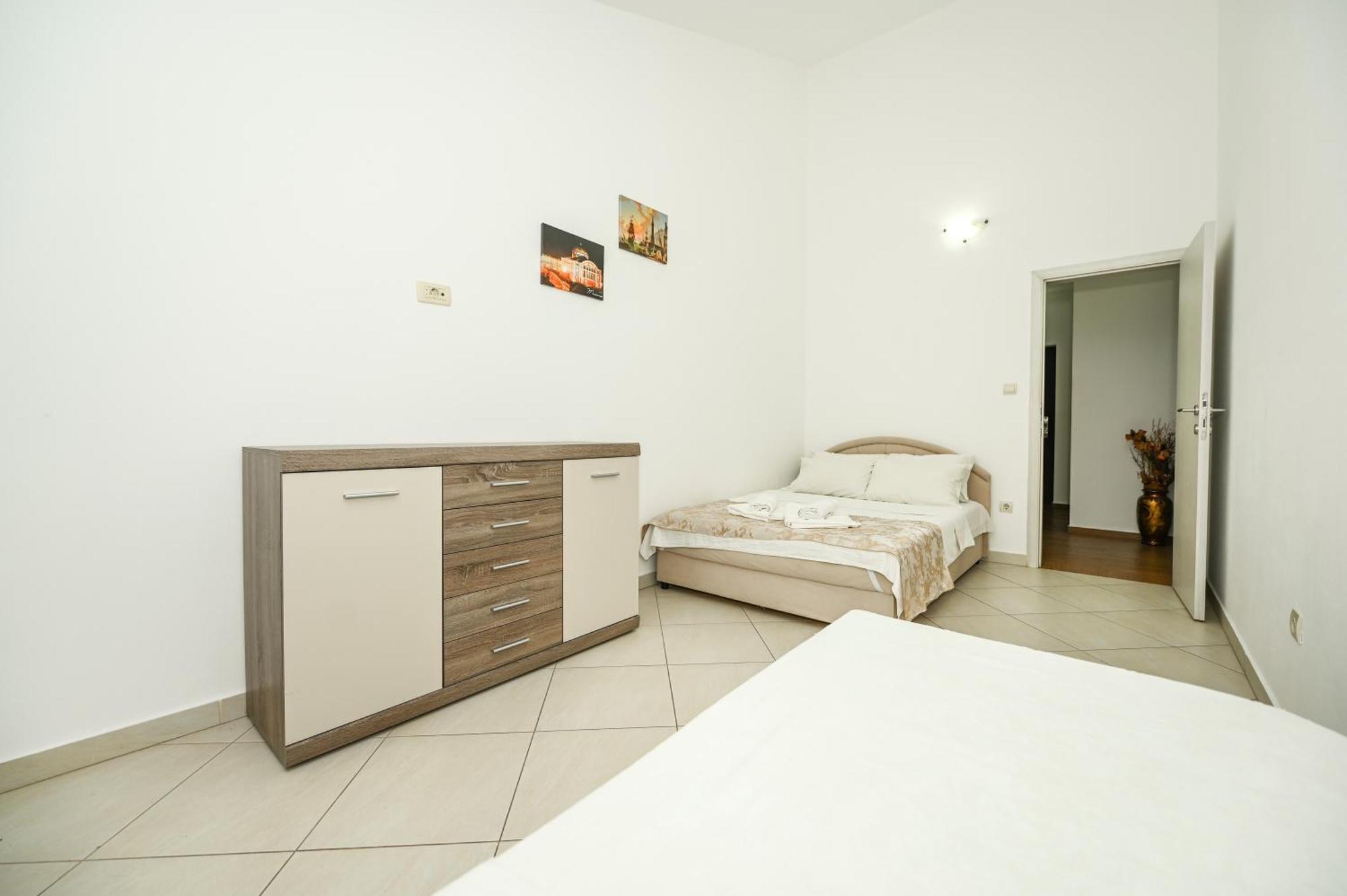Villa Lux Rajovic Budva Bagian luar foto