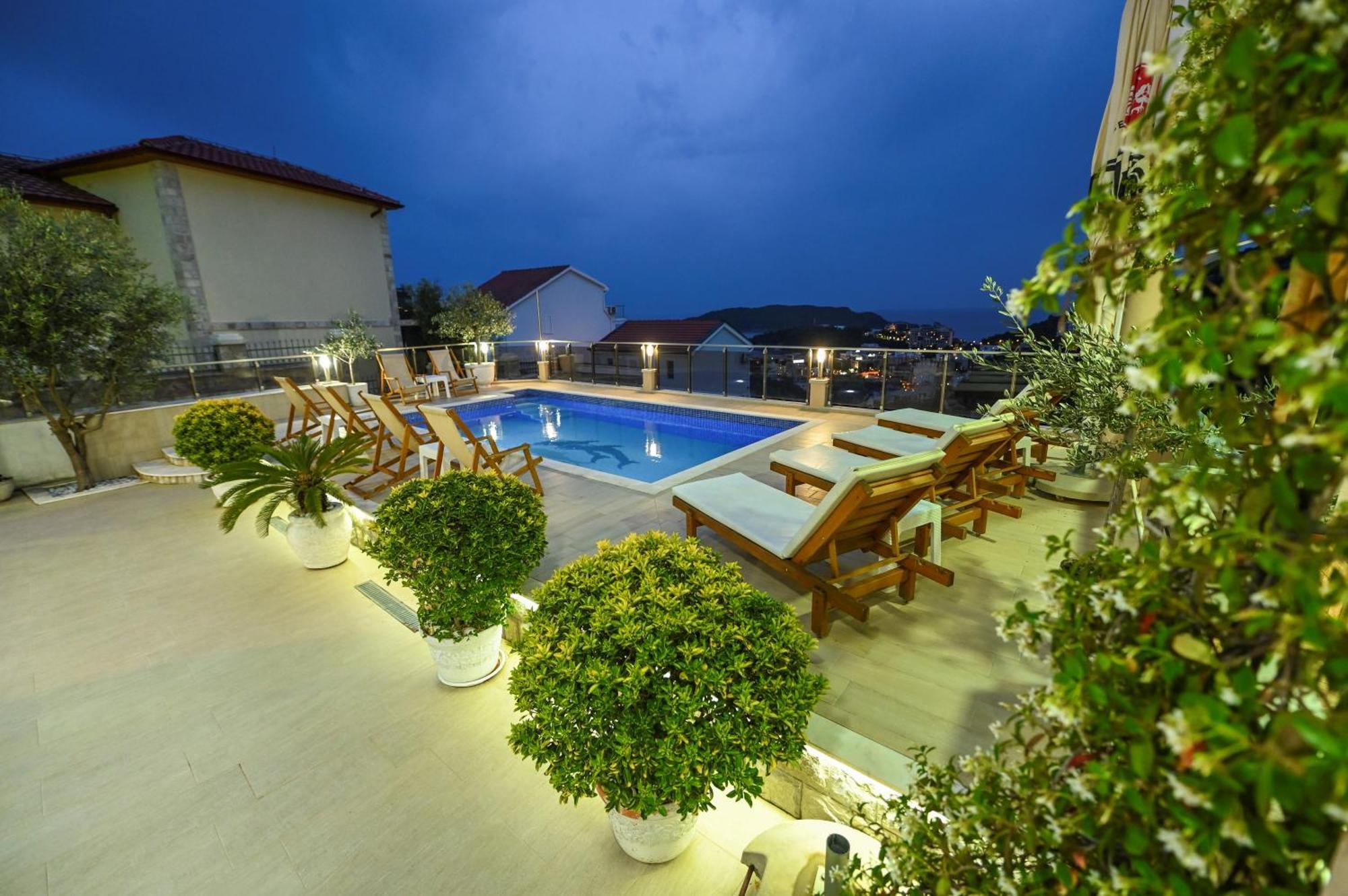 Villa Lux Rajovic Budva Bagian luar foto