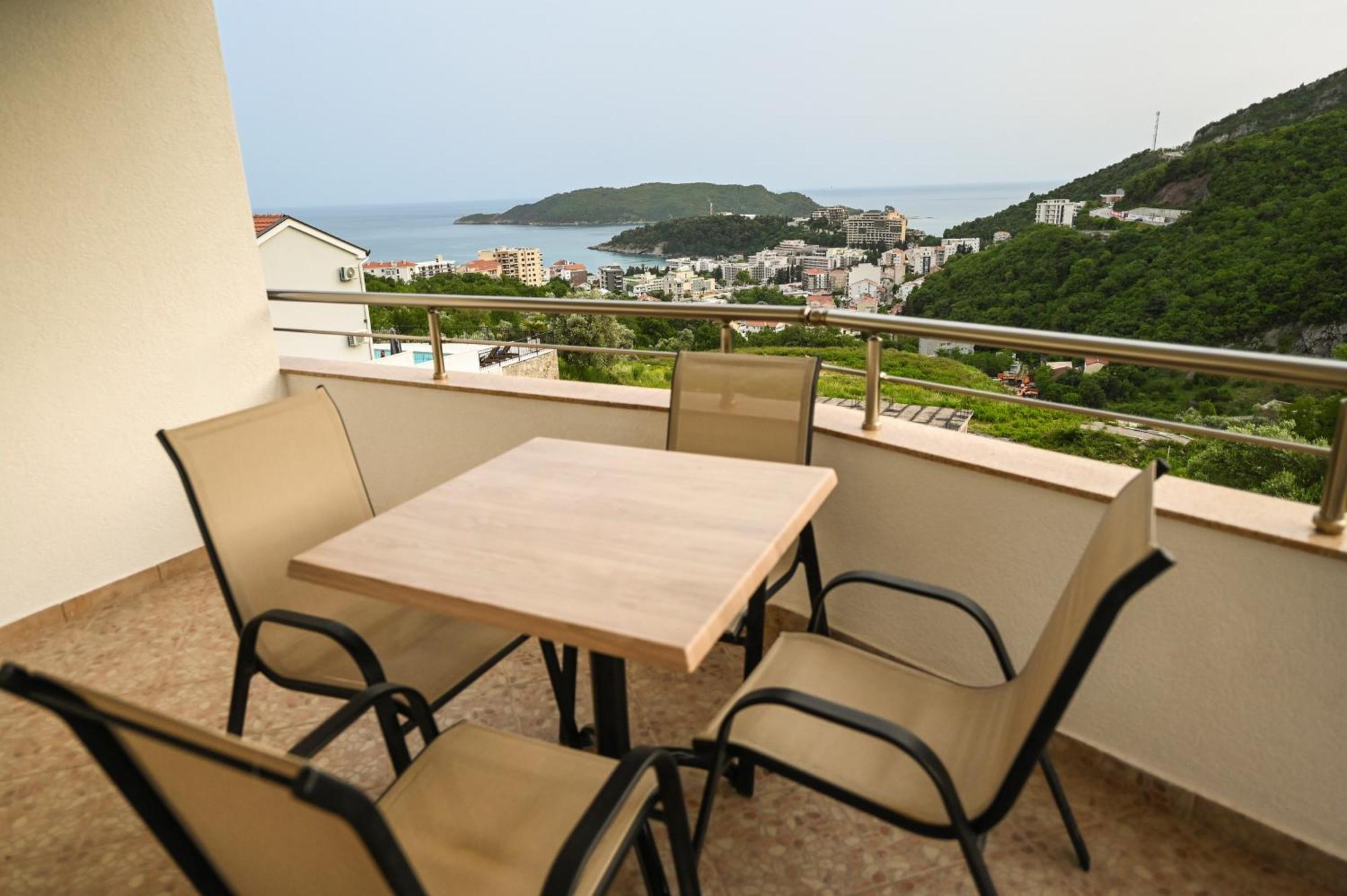Villa Lux Rajovic Budva Bagian luar foto