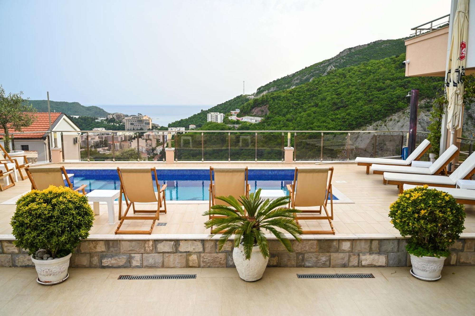 Villa Lux Rajovic Budva Bagian luar foto